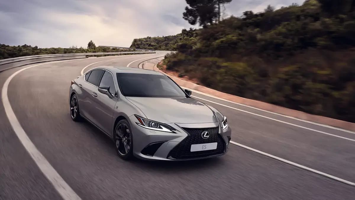 Lexus в Кыргызстане: цены по моделям, что покупают и как быстро продаётся